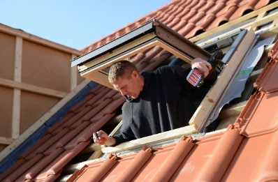 Pose de fenêtres de toit Velux à Vesseaux